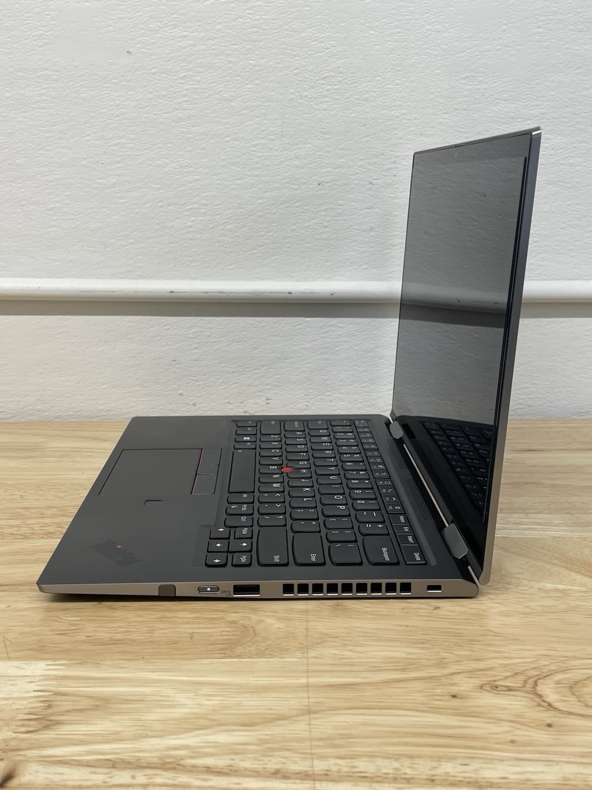 Laptop Lenovo — convertible en tablet, pantalla táctil — 16GB RAM, 512GB SSD reacondicionada